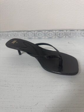 Zara Black Patent Thong Kitten Heel Sandal